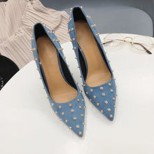 Load image into Gallery viewer, Golden Studded Heels